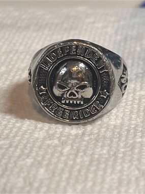Free Rider Silver Skull Ring - Men’s Biker Signet